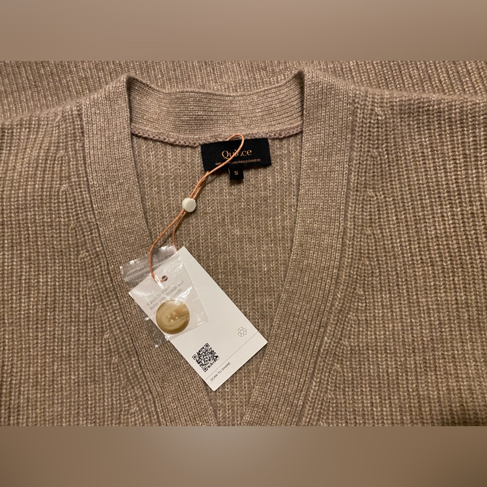 LAST ONE 🔥Quince🔥 Mongolian Cashmere Oversized Boyfriend Cardigan Sweater - Picture 12 of 15